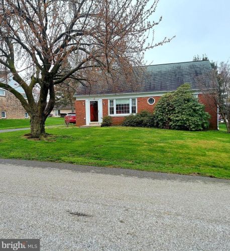 112 Highview Dr, Lancaster, PA 17602-2624