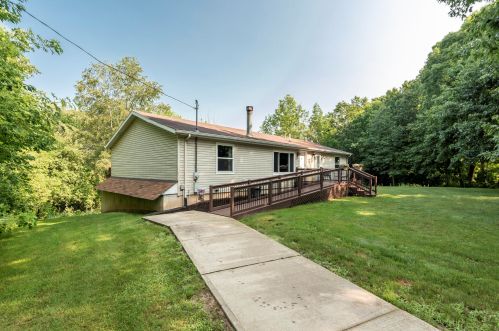 5251 Bartonville Rd, Belding, MI 48809-8714