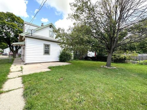 6221 Fairview Ave, Milwaukee WI  53213-4151 exterior