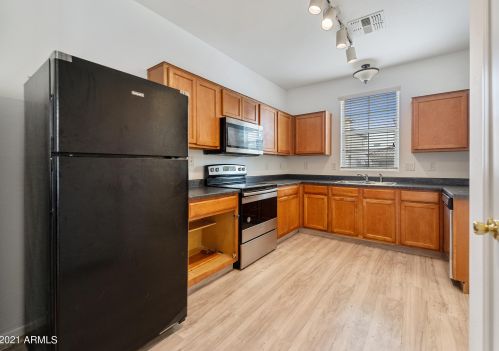 6620 Adams St, Phoenix, AZ 85043-5069