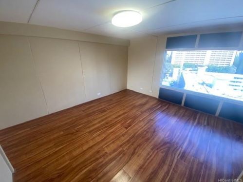 910 Ahana St, Honolulu HI  96814-2421 exterior