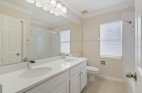 16346 Ashington Park Dr, Tampa FL 33647-2639 exterior