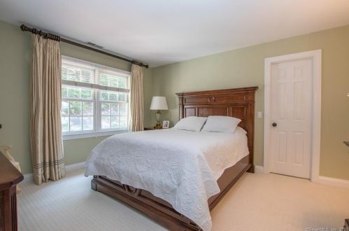 152 Mather St, Wilton CT 06897-5011 exterior