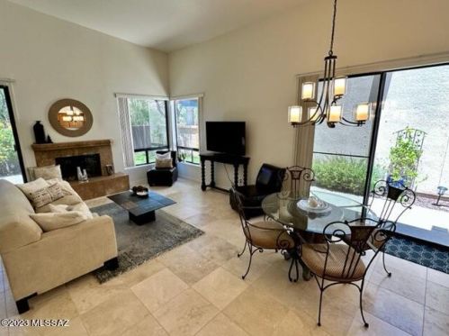 4061 Quiet Moon Dr, Tucson AZ  85718-3427 exterior