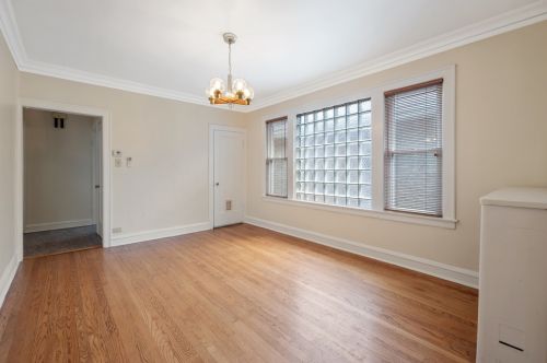 8013 Blackstone Ave, Chicago IL 60619-4614 exterior