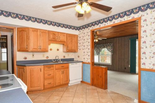 9031 Southview Ln, Saint Louis MO 63123-6442 exterior