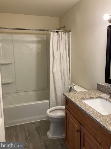 237 10th St, Philadelphia PA  19107-1825 exterior