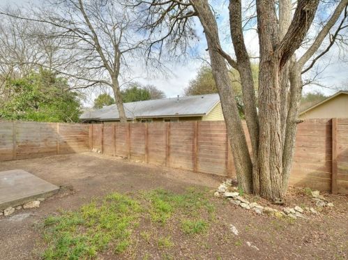 1402 Cinnamon Path, Austin TX  78704-4869 exterior