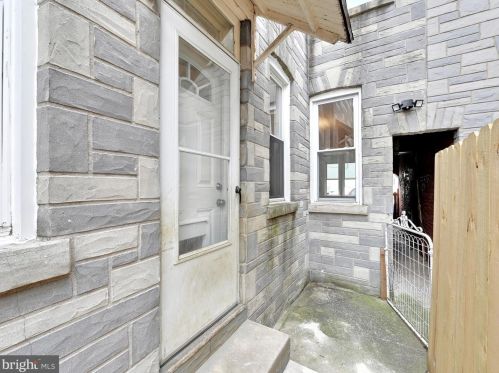 27 New Dorwart St, Lancaster PA 17603-5220 exterior