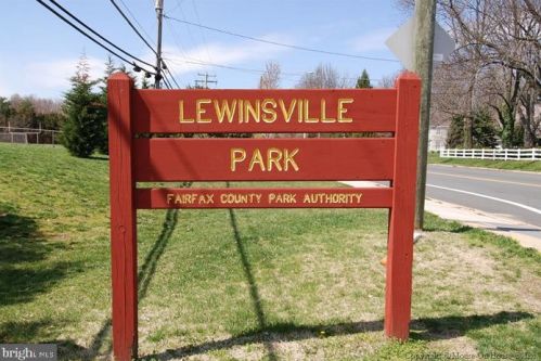 1730 Great Falls St, Mc Lean VA  22101-5063 exterior