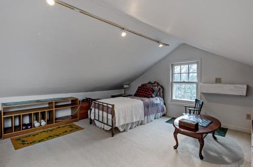 11 Dover Rd, Westport CT 06880-2627 exterior