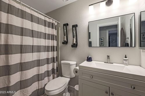 21831 40th Way, Phoenix AZ  85050-7235 exterior