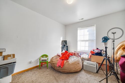 7952 Greenwood Ave, Chicago IL 60619-7096 exterior