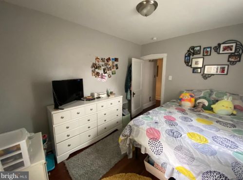 317 Oakland Ave, Camden NJ 08107-1211 exterior