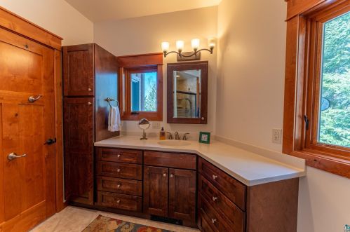 1675 Pioneer Rd, Ely MN 55731-1952 exterior