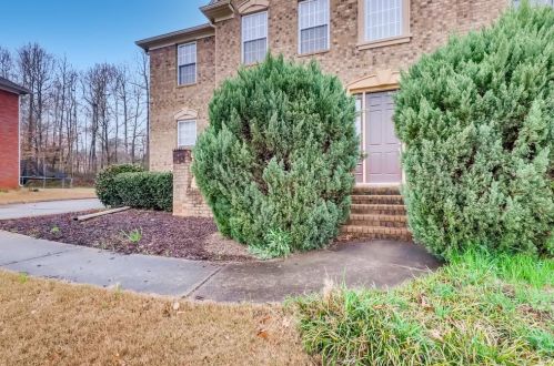 3340 Arbor Run Pl, Atlanta, GA 30349-8715