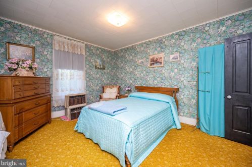 928 State St, Kitzmiller MD 21538-1229 exterior