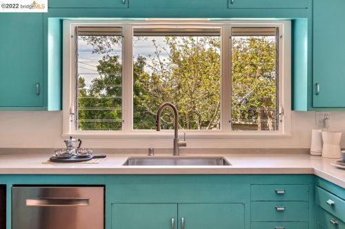 1 Avenida Dr, Berkeley CA 94708-2146 exterior