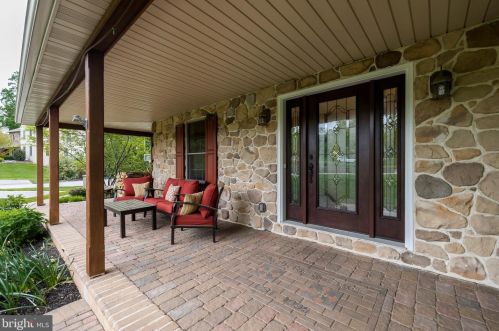 30 Hershey Dr, Pottstown PA 19465-8137 exterior