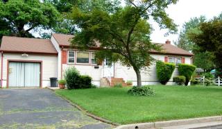 1434 5th St, Piscataway, NJ 08854-1840