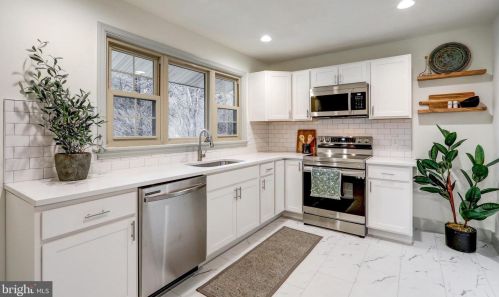 1303 Willow Street Pike, Lancaster PA  17602-4633 exterior