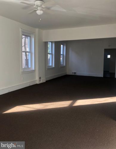 98 6 St, Darby PA 19023-2307 exterior