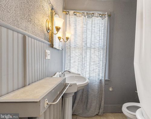 437 Manchester Ave, Media PA 19063-4022 exterior