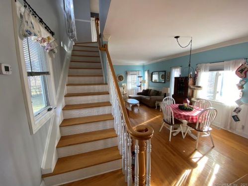 344 Main St, Wallingford CT 06492-2285 exterior