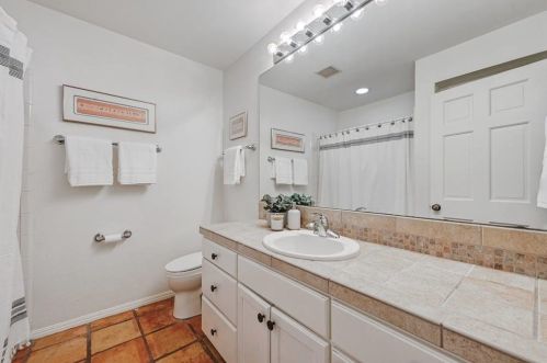 1501 Breezeknoll Cir, Austin TX exterior