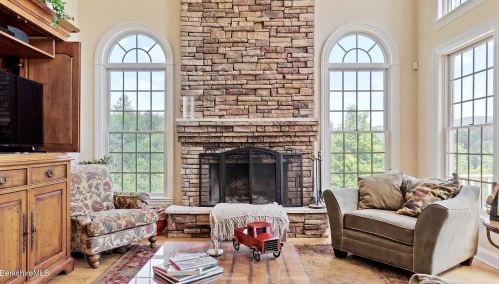 11 Melville Ct, Lenox, MA 01240-2589