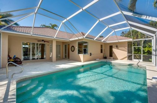 133 Palmetto Dunes Cir, Naples FL 34113-7558 exterior
