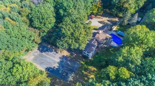 10 Lawrence Rd, Dover NJ 07869-3106 exterior