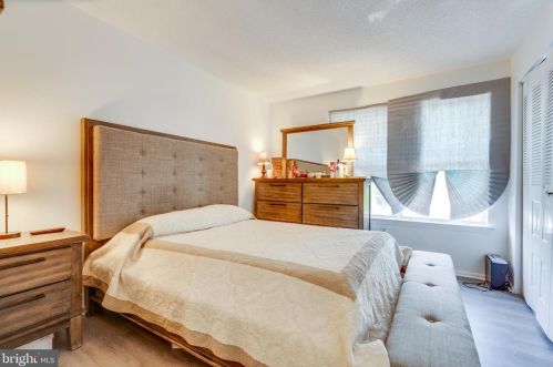 17 Aspen Ct, Trenton NJ  08619-4602 exterior