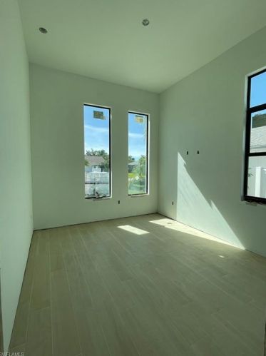 681 93 Ave, Naples FL 34108-2438 exterior