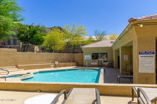 1716 Cortez St, Phoenix AZ 85020-1322 exterior