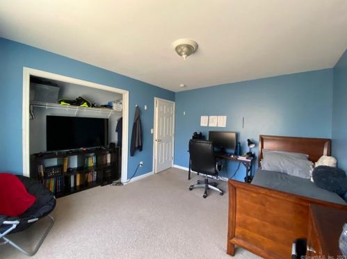 41 Grieb Trl, Wallingford CT 06492-2616 exterior