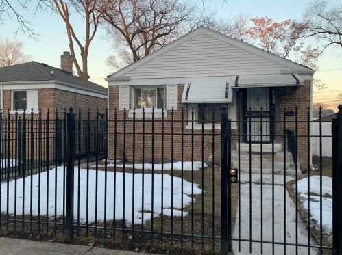 10005 Calhoun Ave, Chicago IL  60617-5354 exterior