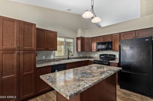 21602 33rd Ln, Phoenix AZ 85051-5942 exterior