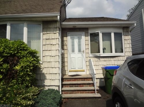 104 Schuyler Dr, Edison NJ  08817-3560 exterior