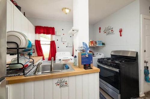 145 Fairview St, New Britain CT  06051-2709 exterior