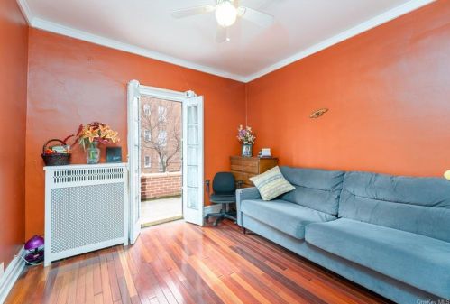 601 226 St, Bronx NY 10466-3932 exterior