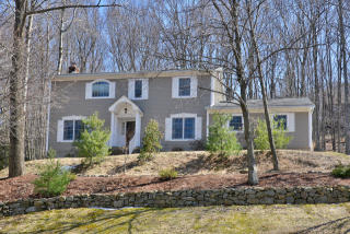 45 Forrest Rd, Dover, NJ 07869-4329