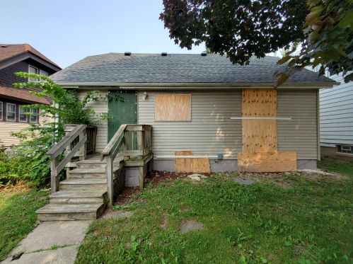 4139 48th St, Milwaukee WI  53216-1544 exterior