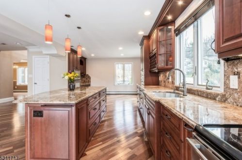 10 Mountainside Dr, Dover NJ  07869-2217 exterior