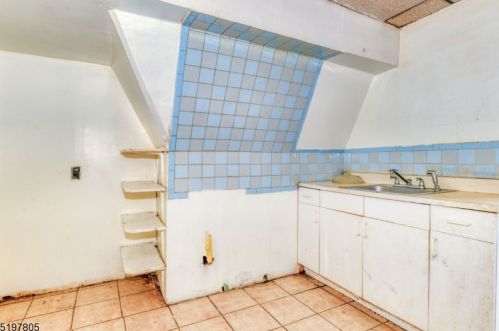 60 Hilton Ave, Maplewood NJ 07040-3223 exterior