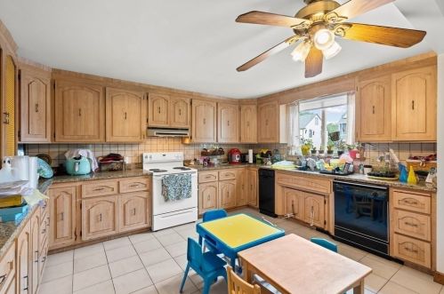 69 Silver Lake Ave, Newton MA 02458-1110 exterior