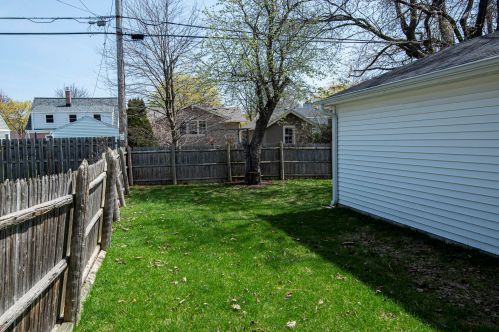 4758 Hollywood Ave, Milwaukee WI 53211-1037 exterior