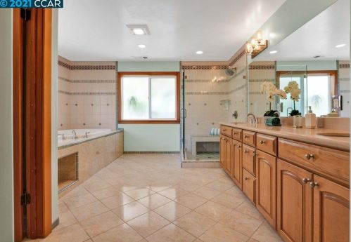 901 Hilldale Ave, Berkeley CA 94708-1438 exterior