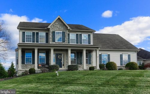 8 Boulder Rd, Hanover, PA 17331-7918