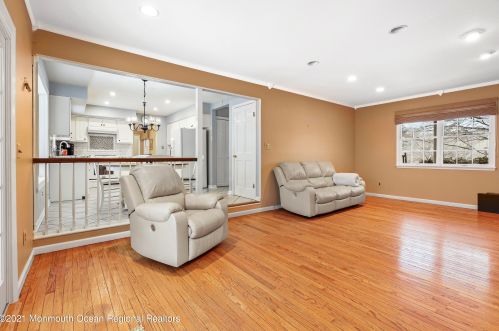 14 Burdge Dr, Middletown NJ 07748-1860 exterior